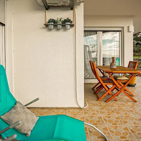 Aqua Apartment